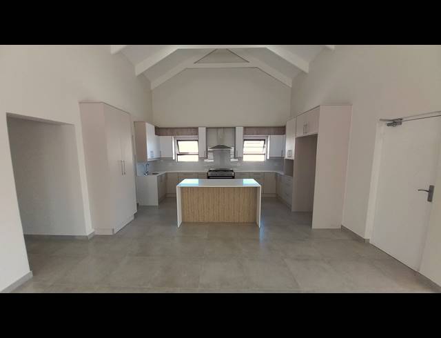 3 BEDROOM HOUSE FOR SALE IN BRITANNIA BEACH ESTATE